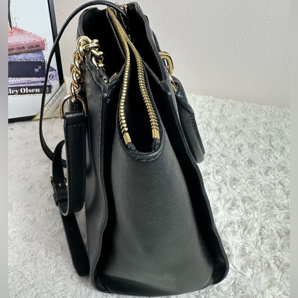 Michael Kors Ellis Large Satchel. - Picture 9 of 13